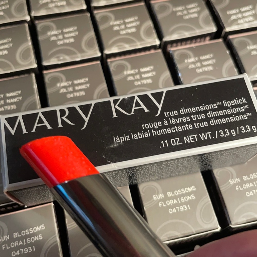 Mary Kay True Dimensions Lipstick-Citrus Flirt